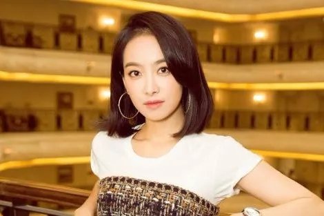 宋茜抵达韩国参加雪莉葬礼,为啥还有网友质疑她作秀?