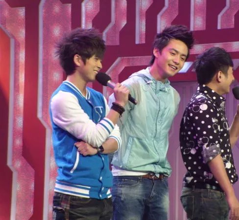 给力星期天马天宇武艺唱《忐忑》 神奇木偶惊呆众人