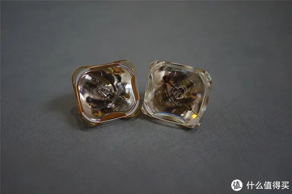 换投影仪灯泡很难吗?我们来试试