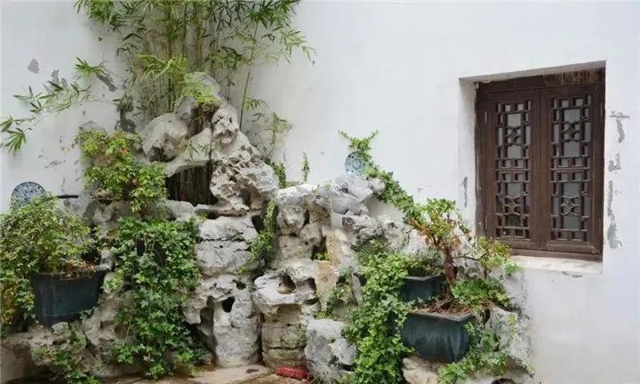 庭院里的这一方石头，历经千年，大有讲究