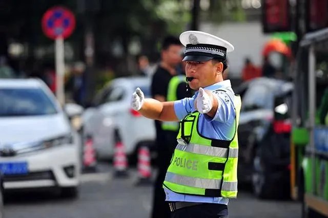 大学生跑70多公里回家，你怎么看？