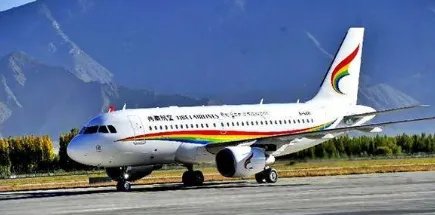 机长在飞行中身体不适，降落后身亡，飞行前相关人员需要做哪些检查？