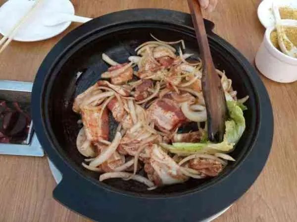 石锅烤肉怎么做好吃,石锅烤肉的家常做法