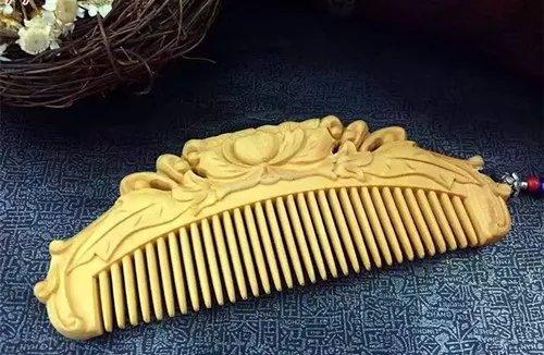 黄杨木梳子的功效 黄杨木梳子的特点