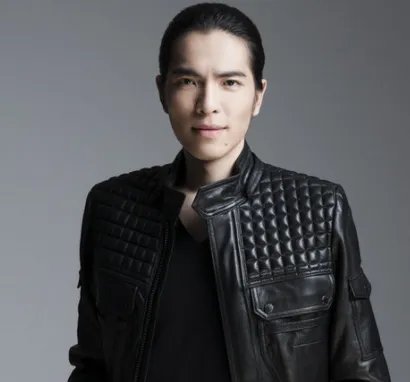 萧敬腾工作室发文辟谣称萧敬腾不在武汉，他的雨神人设要崩了吗？