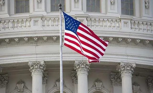 美国病例这么多，增长最快，为什么死亡病例那么少，为什么？