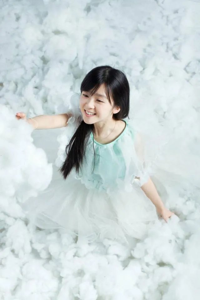 有没有绑马尾的美女照片做手机壁纸？