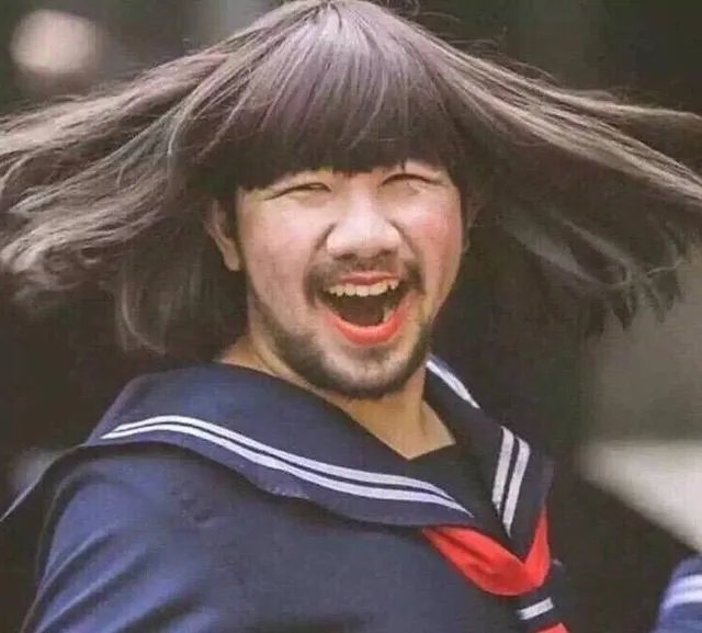 有没有绑马尾的美女照片做手机壁纸？