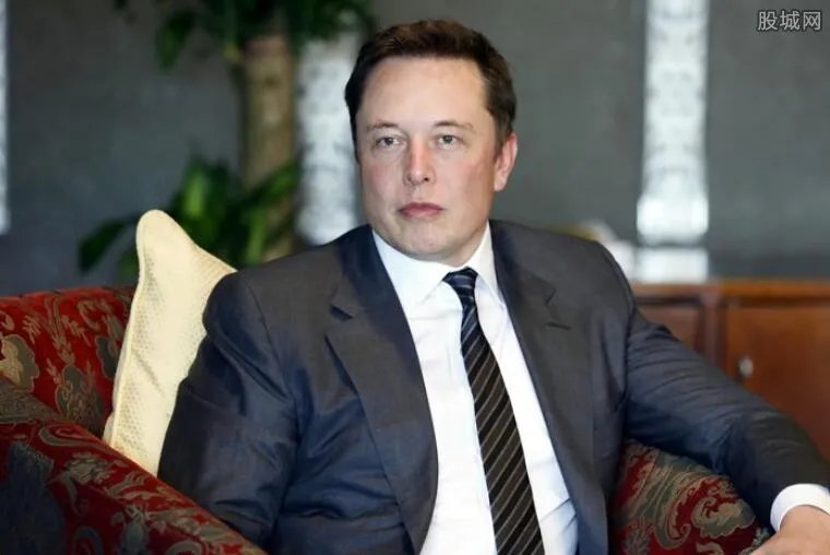 马斯克隧道通车 时速249公里每小时