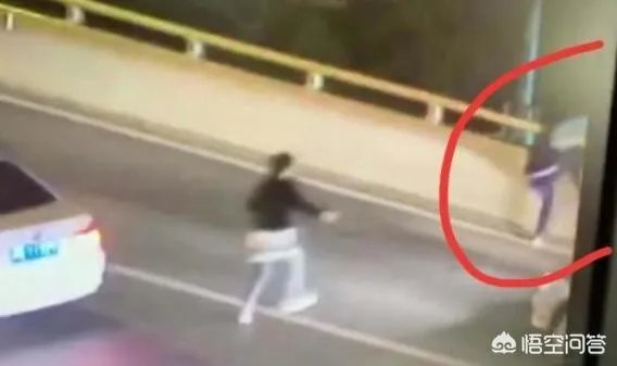 上海17岁男孩跳桥死亡,到底是谁的错?