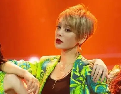 《浪姐》总决赛表演像春晚，哪一段堪称炸裂？