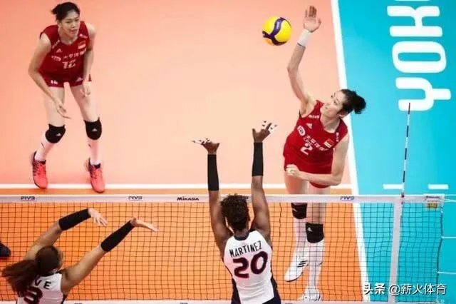 中国女排3:0横扫美国女排,中国女排赢在哪里,你如何评价中国女排球员的表现?