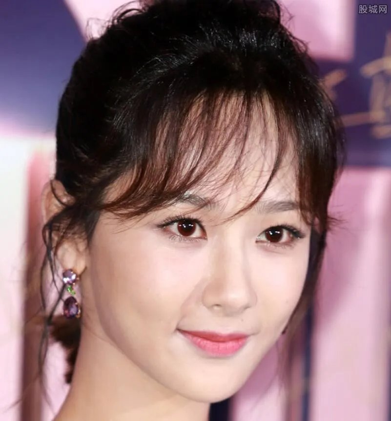 家有儿女夏雪凸点 从小便是童星长大性感抚媚