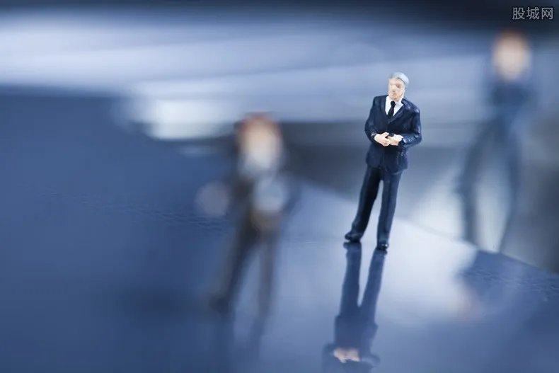 密伯元的个人背景资料简介 他是密春雷的父亲