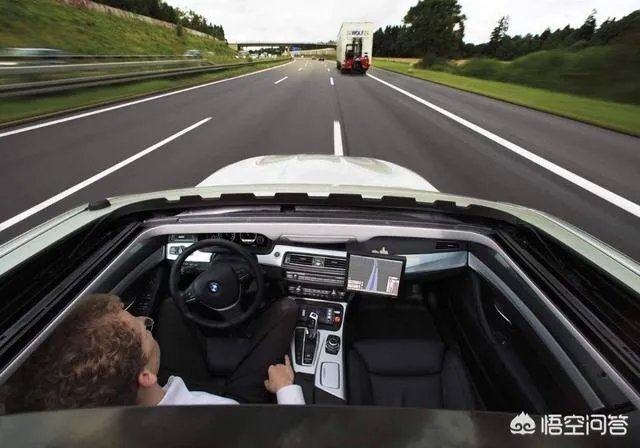 车辆开启定速巡航后被锁死在120无法刹车，一小时后才刹车成功，其后能否继续行驶？