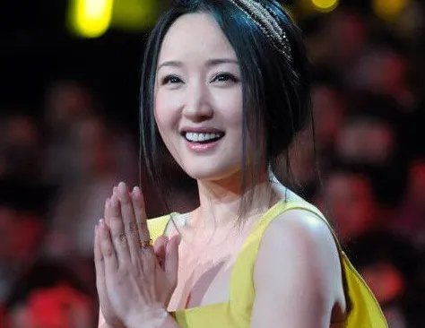 向华强花费百万请杨钰莹吃饭，赖文峰冲进去说：她是我的女人，发生了什么？