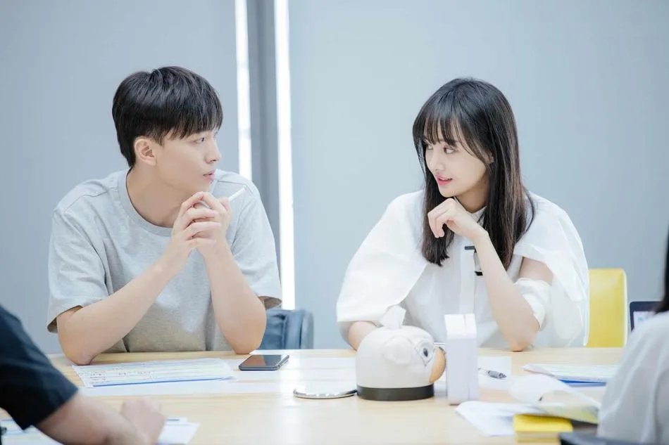 张恒和郑爽开的公司股份