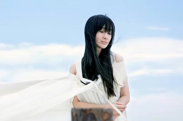 严艺丹十大热门歌曲排行榜：《醉城伤》上榜，第一让人陶醉