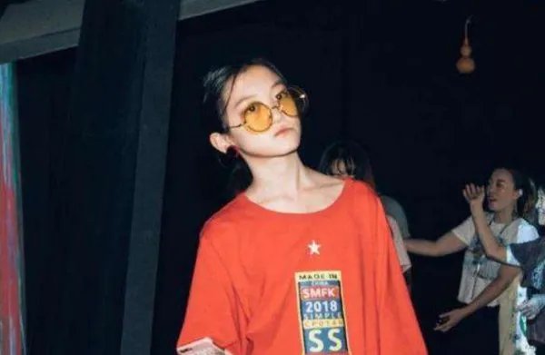 李嫣回应逛夜店什么情况？她回应了什么？