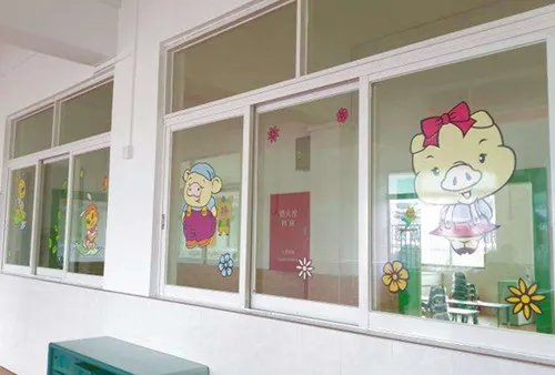 玻璃贴纸怎么贴