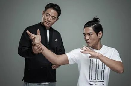 鲁豫问向华强：圈内请不动的艺人有谁？