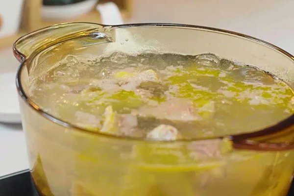 香菇炖鸡汤的做法 如何做香菇炖鸡汤