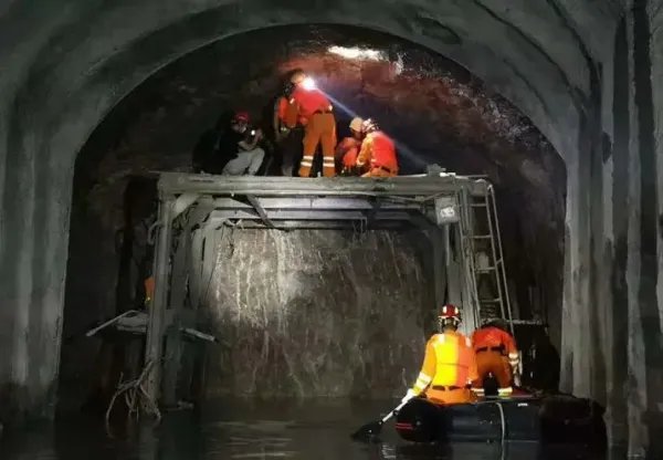 云南一在建高速隧道突泥涌水致3死,发生隧道事故有哪些原因?