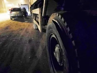 渣土车补胎时轮胎发生了什么问题让修车人丢了命？