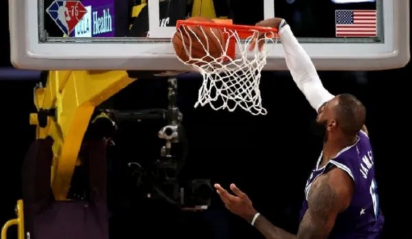 从湖人战胜开拓者这场比赛中可以看出什么？