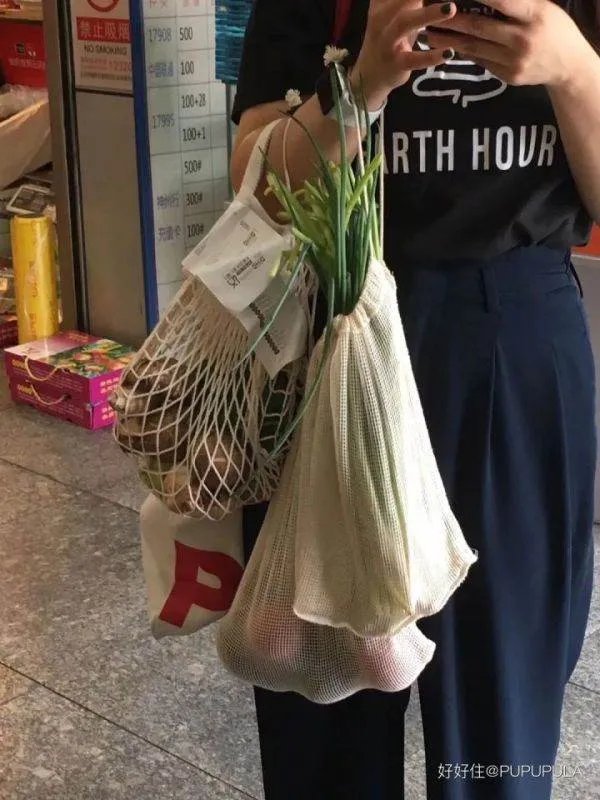 请你说说在我们身边有哪些不良习惯对我们周围的环境造成了严重污染，并对环保工作提出自己的建议。200字左右的倡仪书