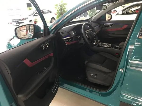 到店看车,多方位欣赏全新一代瑞虎7的身姿!