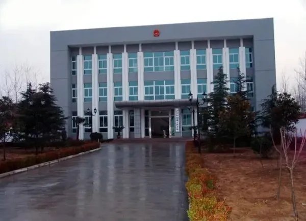 牡丹江一保安毒死11只宠物狗获刑3年，他的动机是什么？