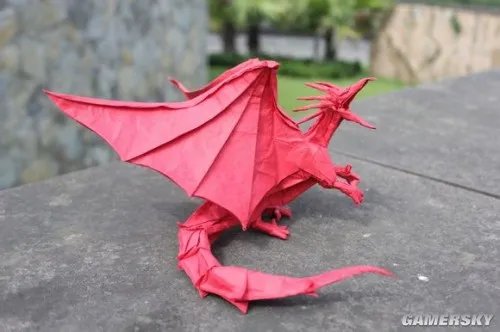 惊呆了 看玩家大神如何用折纸做出喷火龙