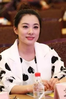 刘璇大方回应老公家世，她的回答为何让全网点赞？