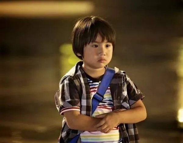 被爸爸当做赚钱机器的小小彬，如今过得怎么样？