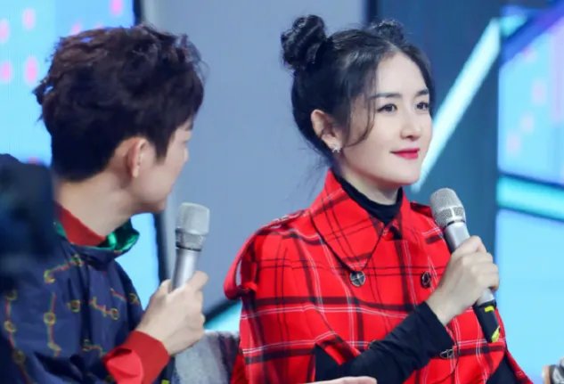 谢娜挺超大孕肚现身深圳，张杰紧随呵护爱妻，他们的感情为何一直这么好？