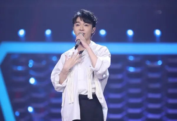 吴青峰被前经纪人起诉违反《著作权法》，为何前经纪人被网友骂背信弃义？