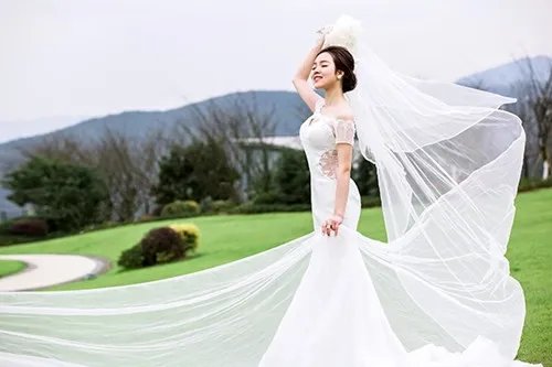 西式婚纱照图片大全  拍婚纱照怎么笑好看