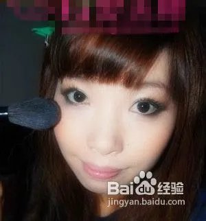 可爱妆容的化妆技巧