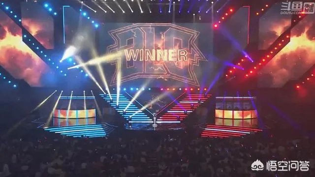 RNG仅有三人录制天天向上，蔡徐坤粉丝发放RNG宣传资料，你怎么看？