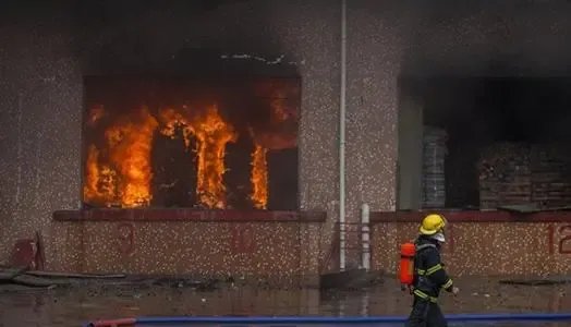 深圳一工厂突发大火，起火的原因是什么？