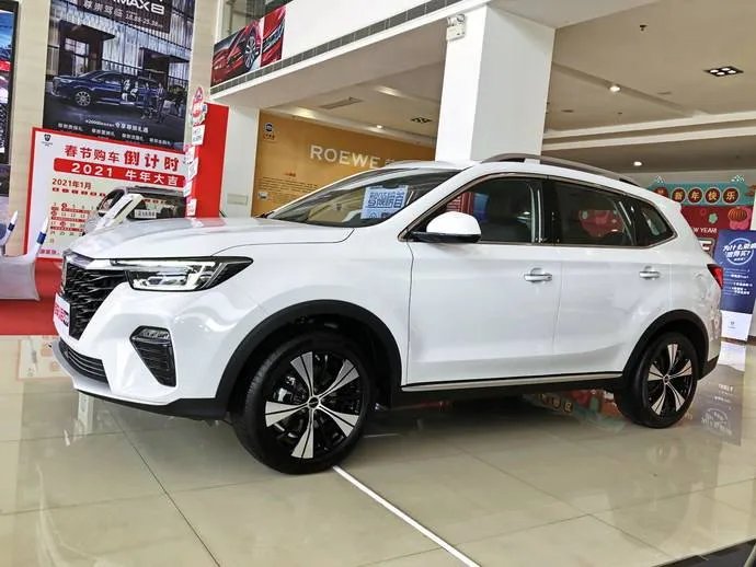 尼桑新蓝鸟如何尼桑新蓝鸟配置(尼桑新蓝鸟的优点和缺点是什么)