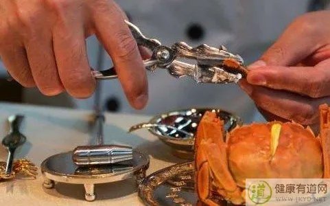 德国人是如何吃螃蟹的？