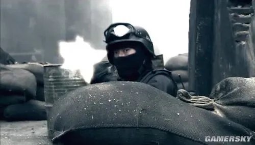 《爱情公寓3》惊现真人版CS 学习小胖作弊瞄准