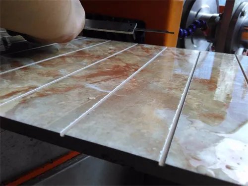 没有工具怎么切割瓷砖