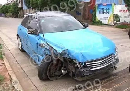 10岁熊孩子没写完作业，开车连撞7辆车，你怎么看？