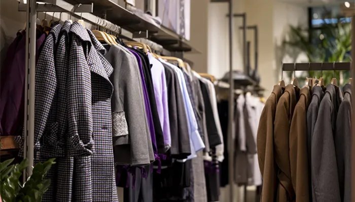 藏青色搭配什么颜色好看