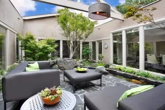 冬日里的花园阳光房，尽享暖暖的春色