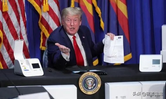 特朗普参观口罩工厂，只戴护目镜，坚决不戴口罩，对他的这波操作，你怎么看？