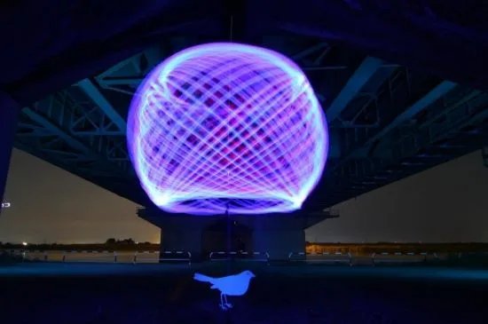 惊人的3D光画摄影 让你的现实如游戏般精彩！